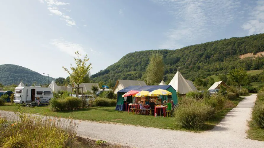 Domaine La Roche D'Ully ****