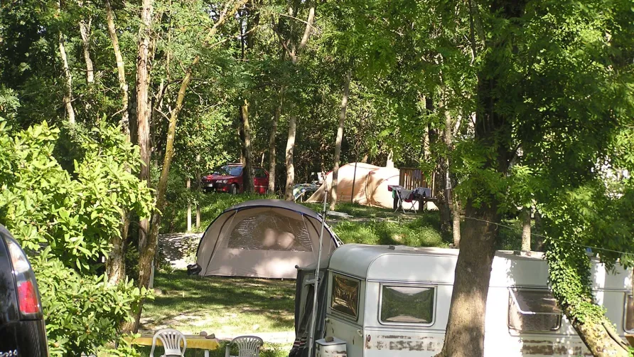 CAMPING CHASSELOUVE