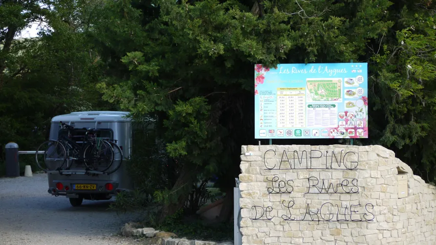 Flower Camping Les Rives de l'Aygues