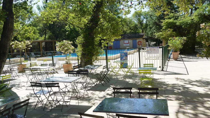 Flower Camping Les Rives de l'Aygues