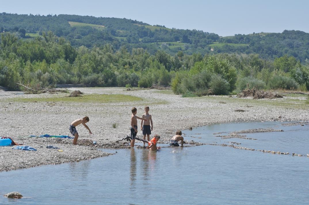 Flower Camping Les Rives de l'Aygues