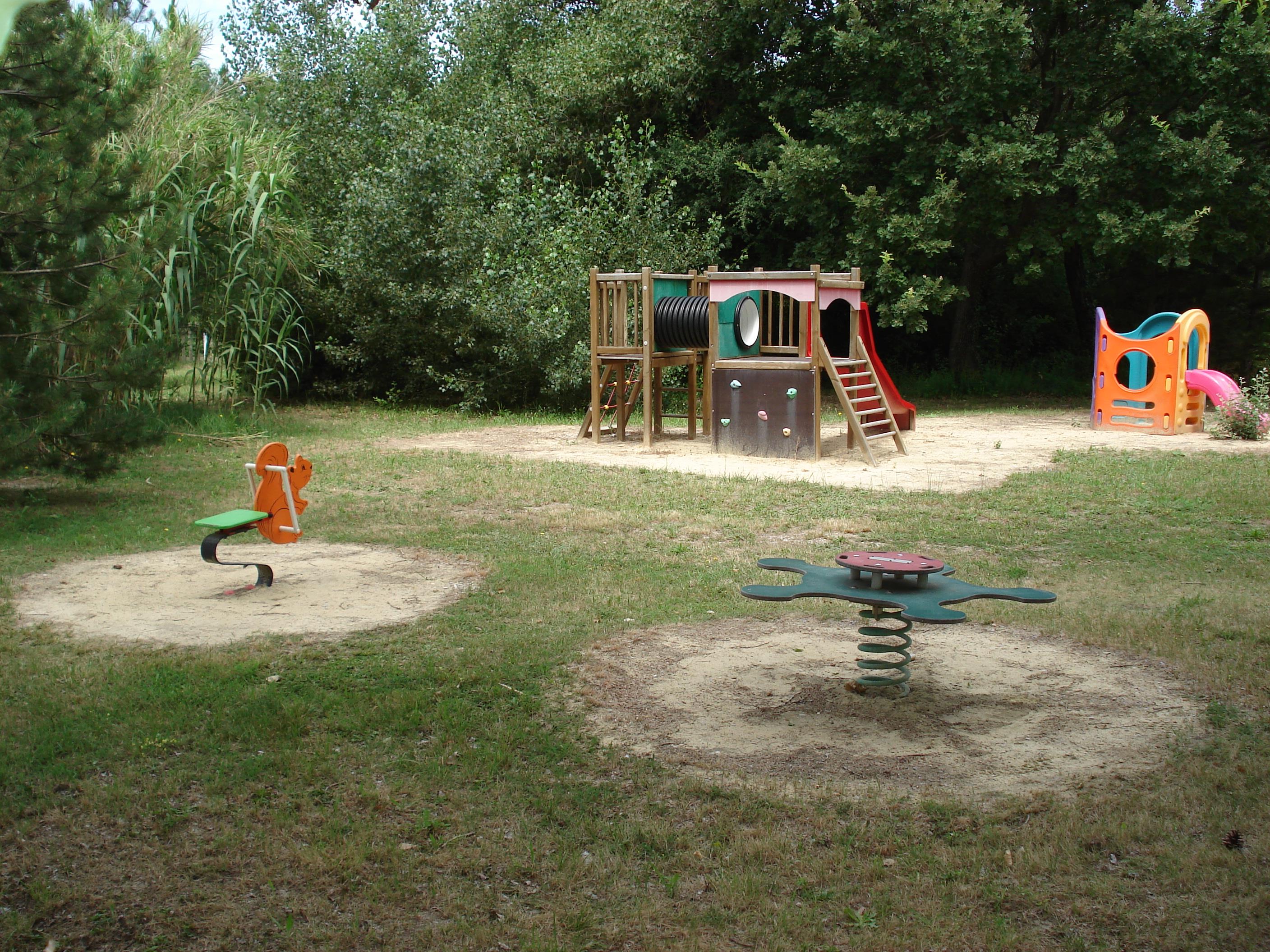 Flower Camping Les Rives de l'Aygues