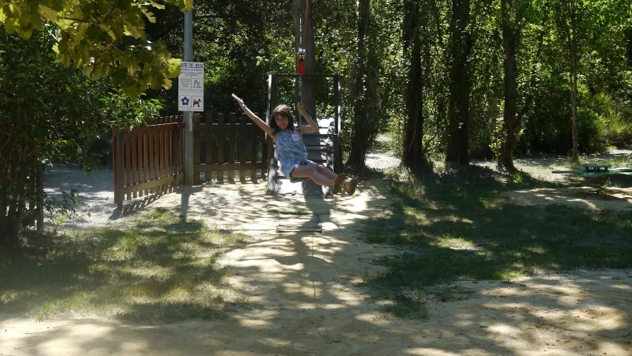 Flower Camping Les Rives de l'Aygues
