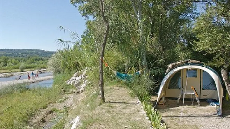 Flower Camping Les Rives de l'Aygues
