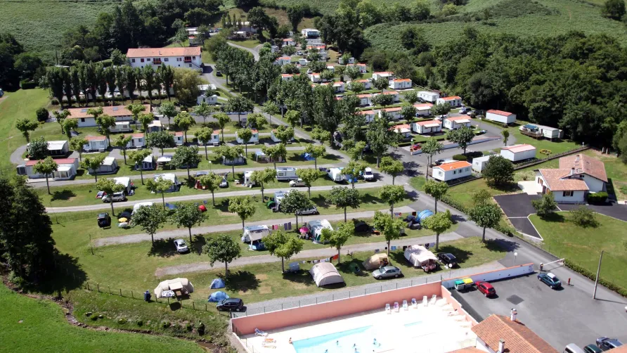 CAMPING MENDI AZPIAN