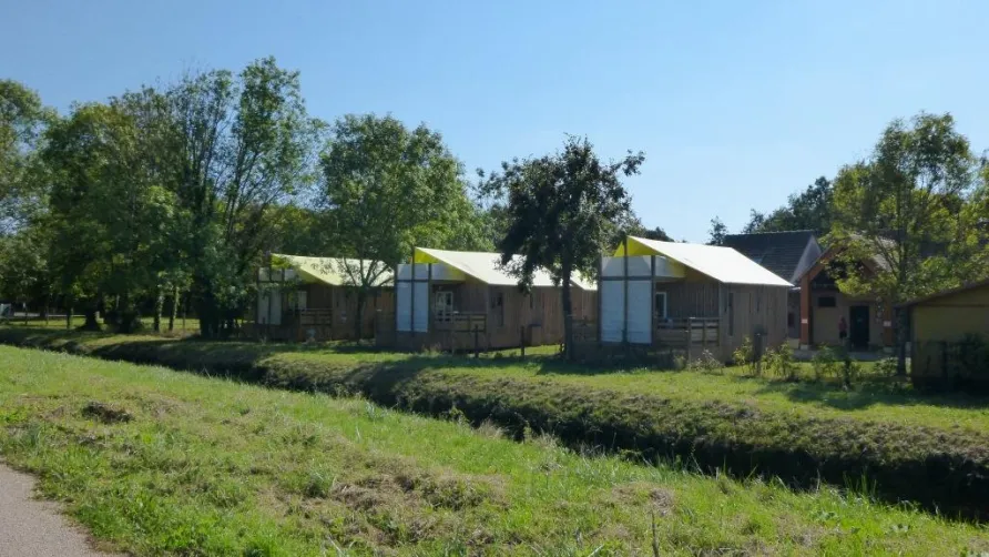 Camping La Cascade***