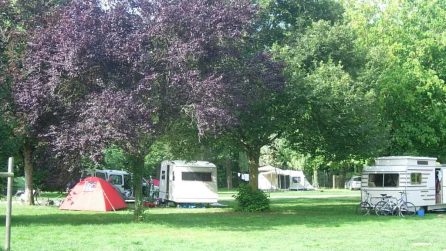 Camping La Cascade***