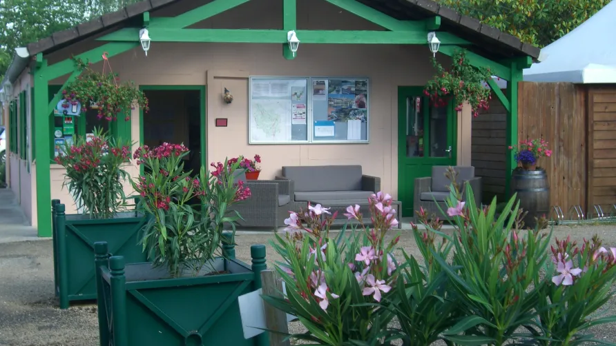 Camping La Cascade***