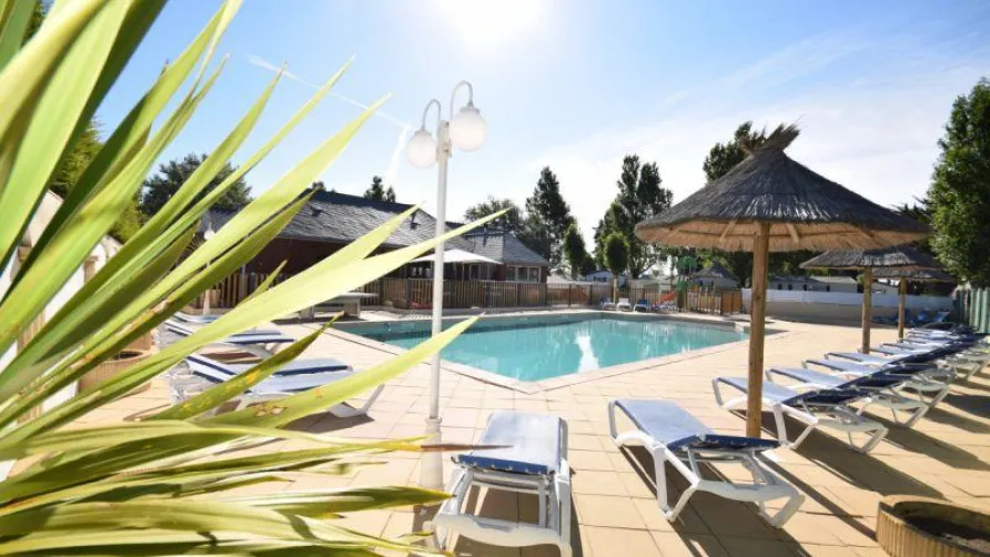 -- DOMAINE MON CALME --   Camping & Appart Hôtel