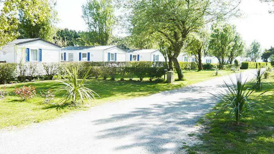 -- DOMAINE MON CALME --   Camping & Appart Hôtel