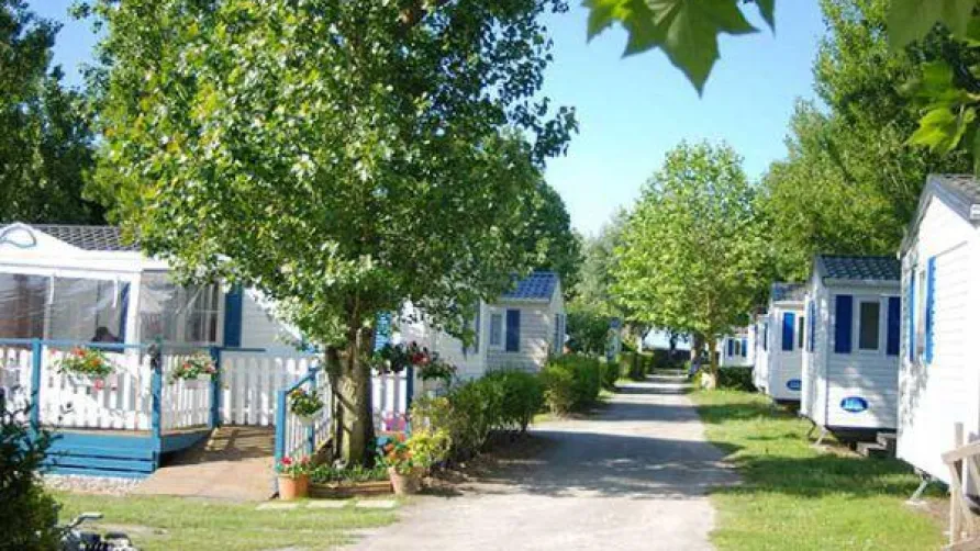 -- DOMAINE MON CALME --   Camping & Appart Hôtel