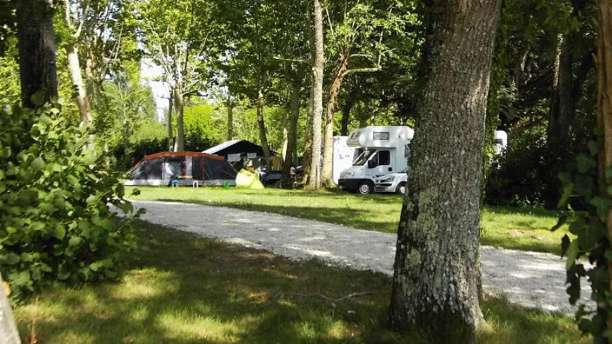 Camping Naturiste du Lac de Lislebonne