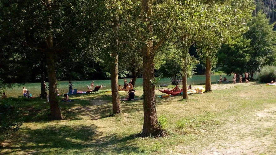 Camping LES CERISIERS
