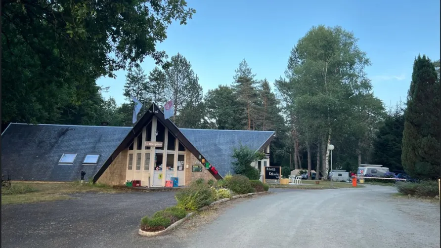 Camping Les Sapins de Correze