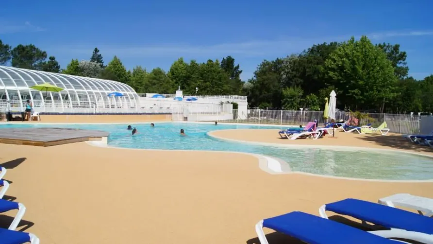 Camping Nature L'Airial****