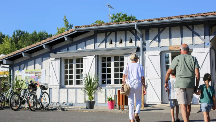 Camping Nature L'Airial****