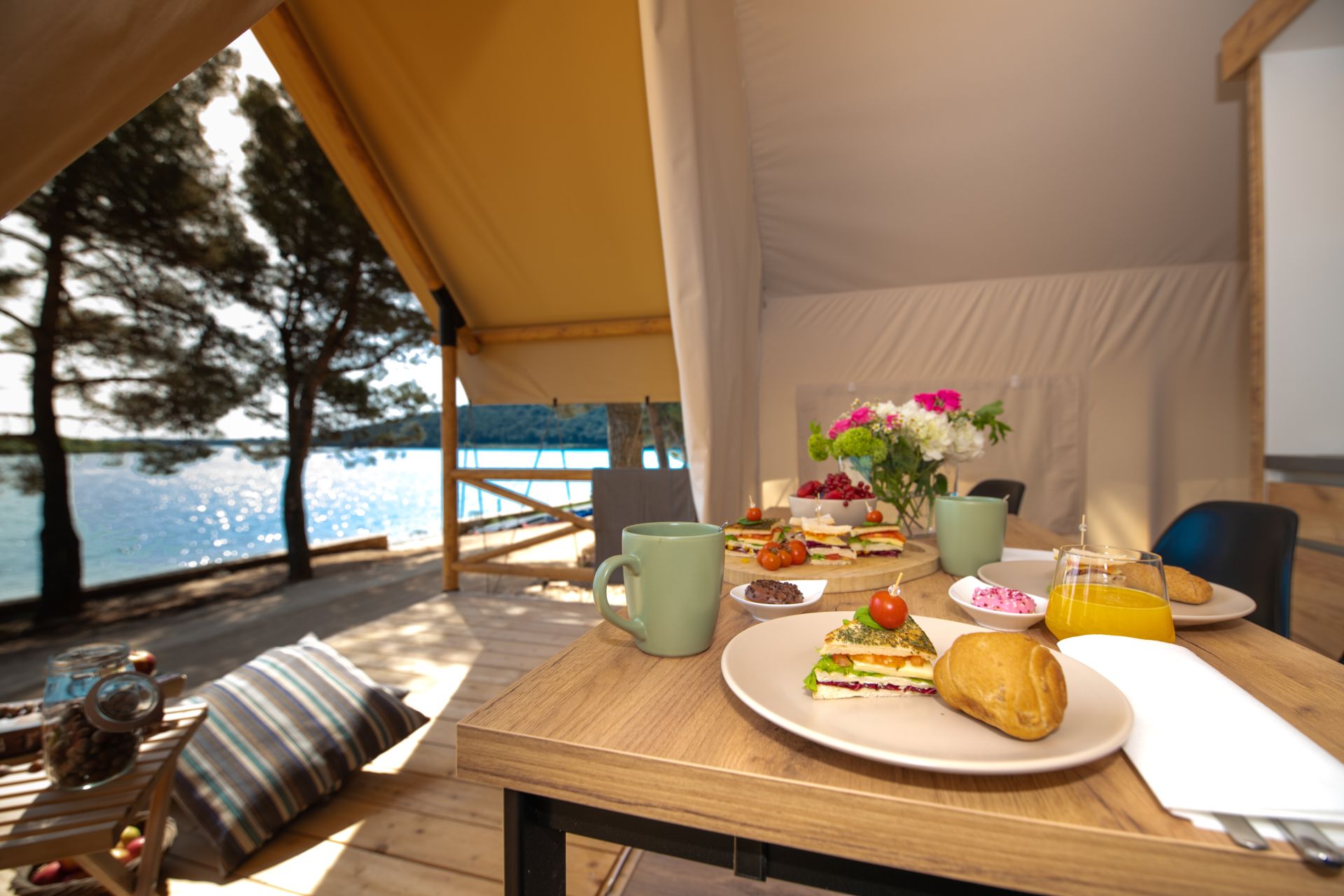 Glamping Arena One 99