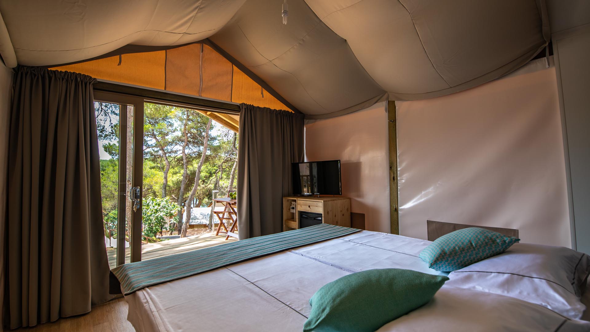 Glamping Arena One 99