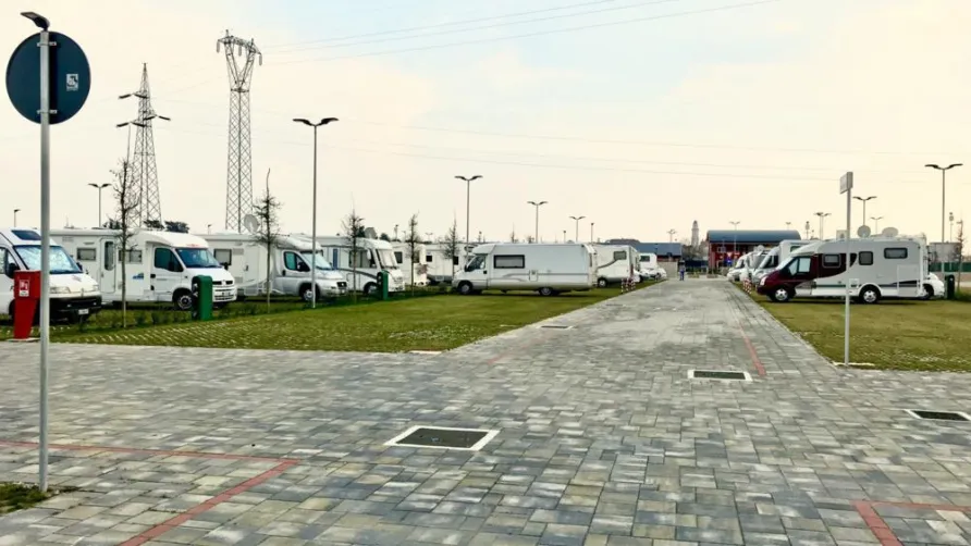 Camping Verona Village
