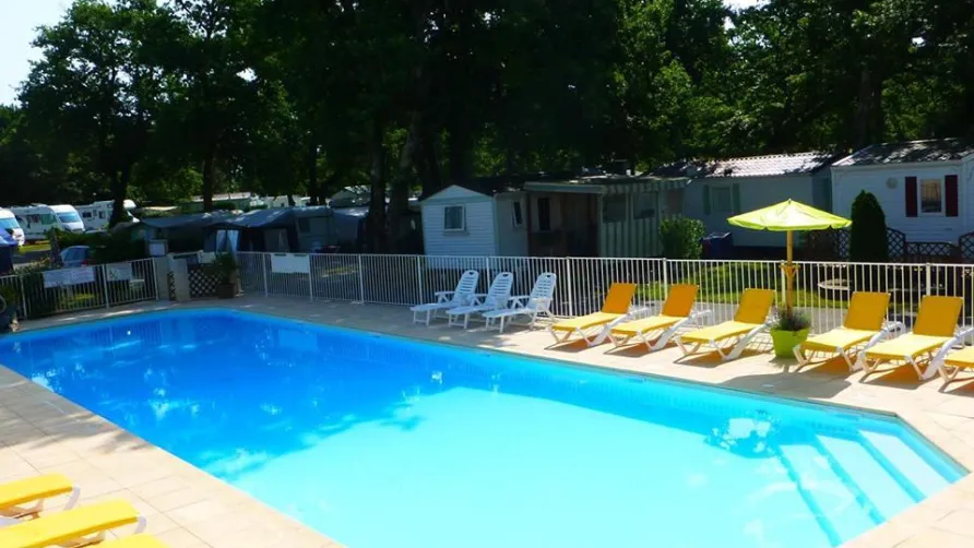 Camping Le Blayais et l'Alicat