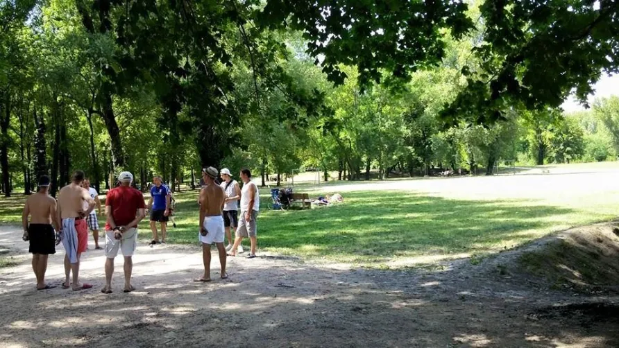 Aire naturelle de Camping Les Cerisiers