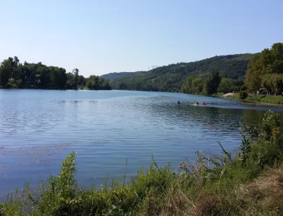 Aire naturelle de Camping Les Cerisiers