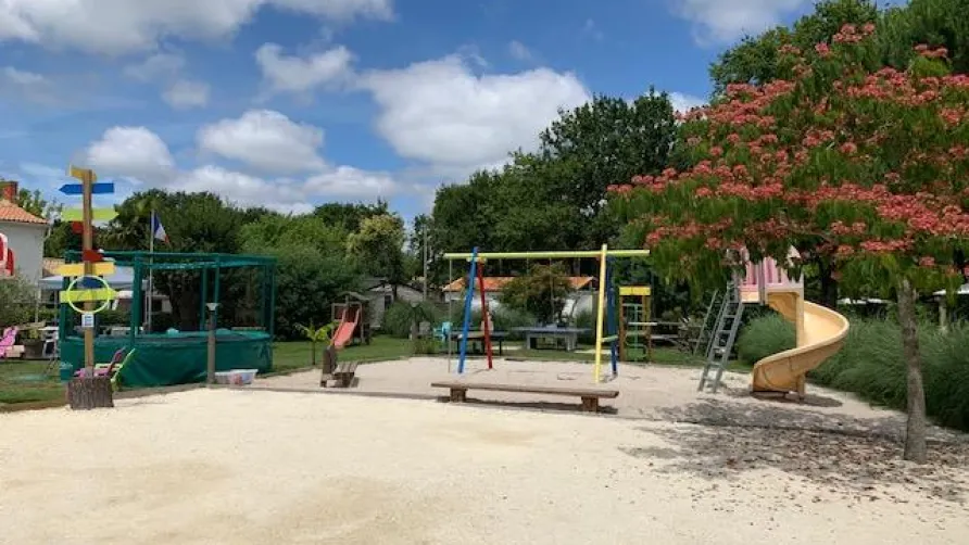 Ushuaïa Villages - Camping La Chesnays ****