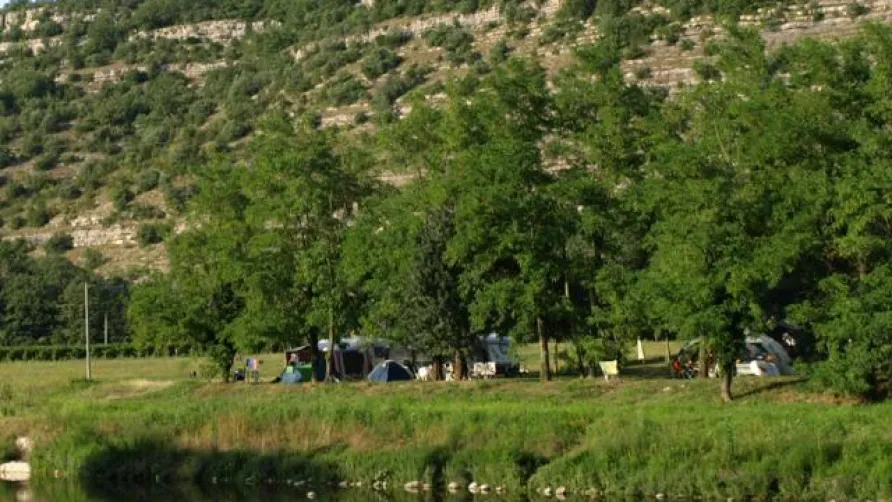 CAMPING LES PLATANES