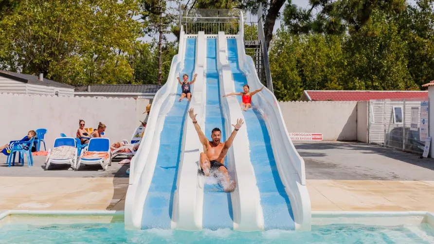 Flower Camping l'Escale du Perthuis