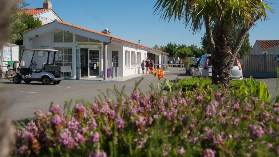 Camping Le Bois Joly