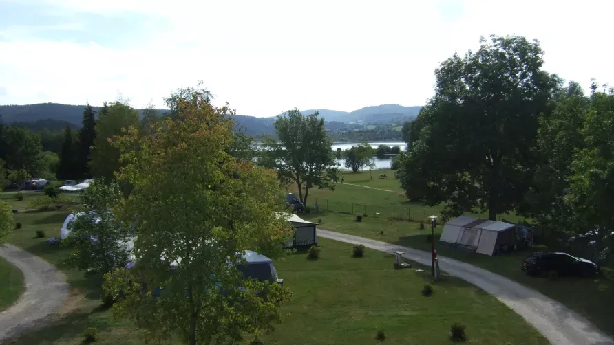 CAMPING DU LAC DE REMORAY