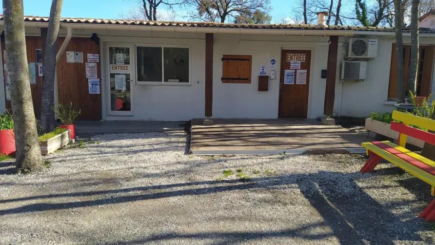 Camping Les Micocouliers