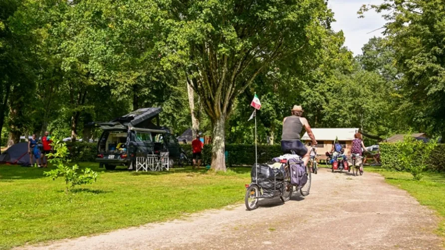 Camping Les Rives de l'Oust