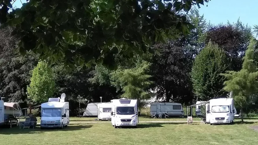 Camping Les Rives de l'Oust