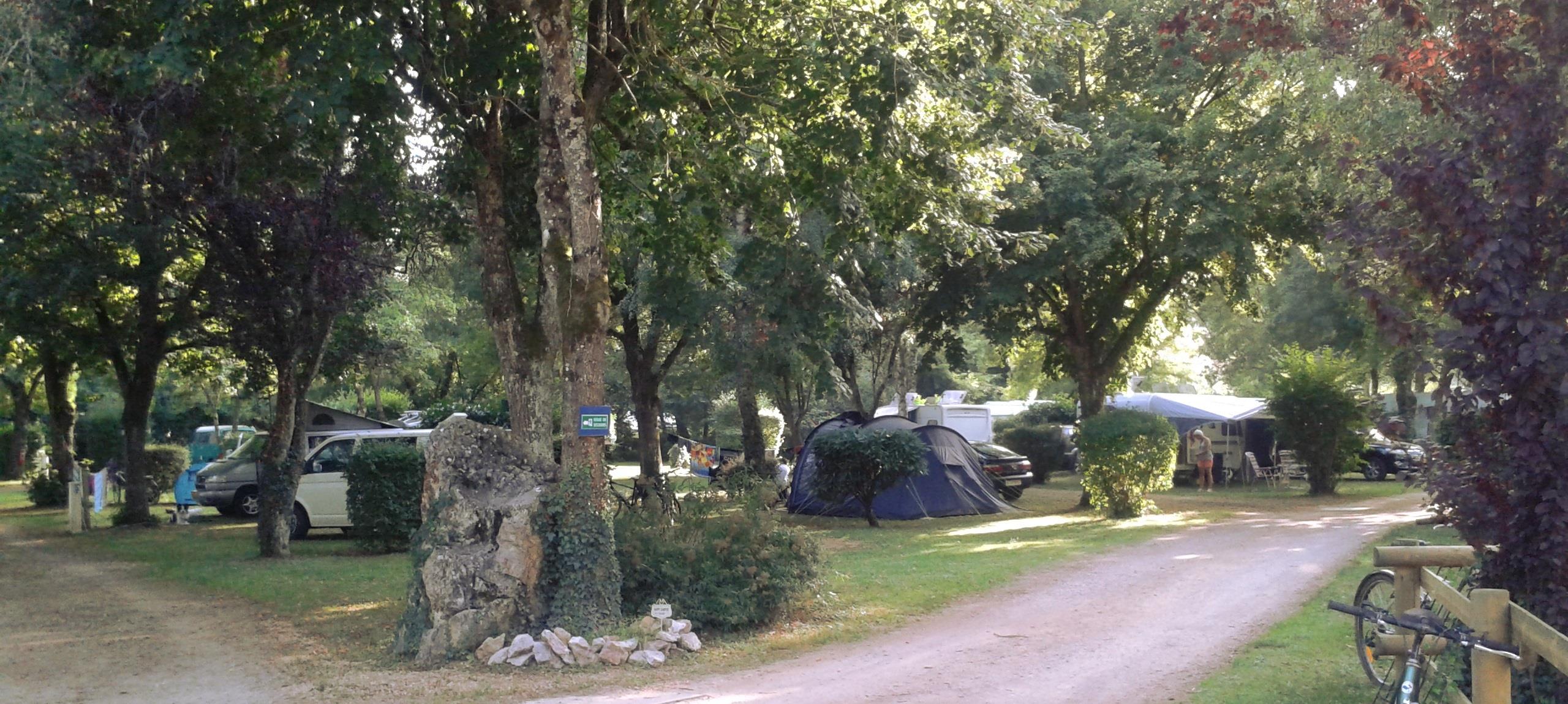 Camping Grottes d'Azé