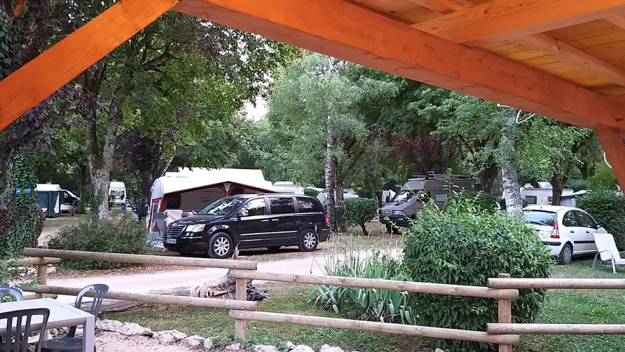 Camping Grottes d'Azé