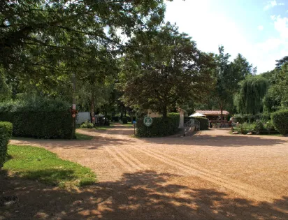 Camping Grottes d'Azé