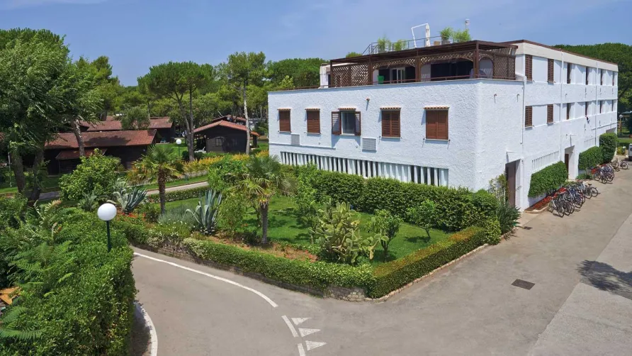 Baia Domizia Villaggio Camping