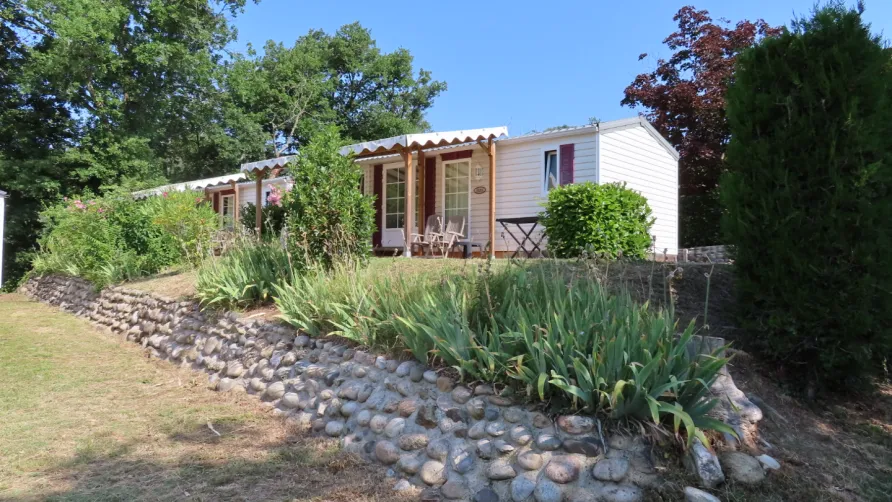 Camping La Garenne à Saint-Laurent-du-Pape / ARDECHE