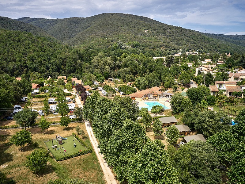 Camping La Garenne à Saint-Laurent-du-Pape / ARDECHE