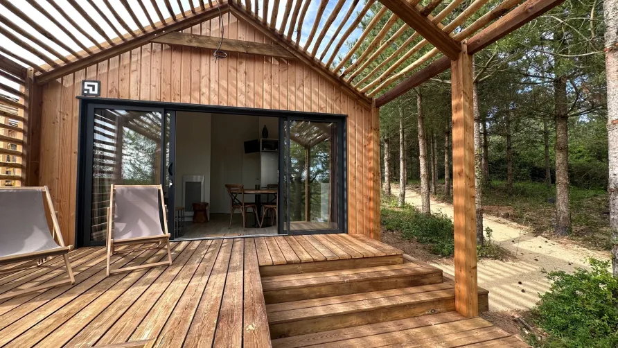 Damona Lodges