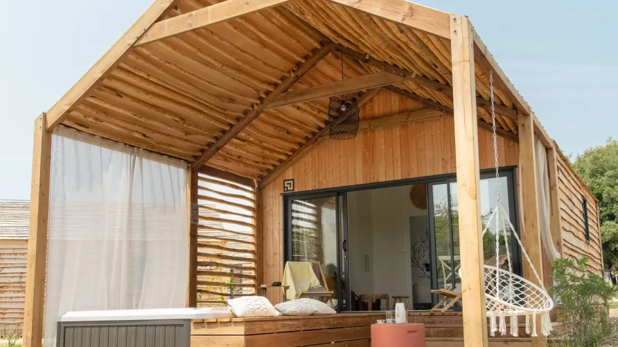 Damona Lodges