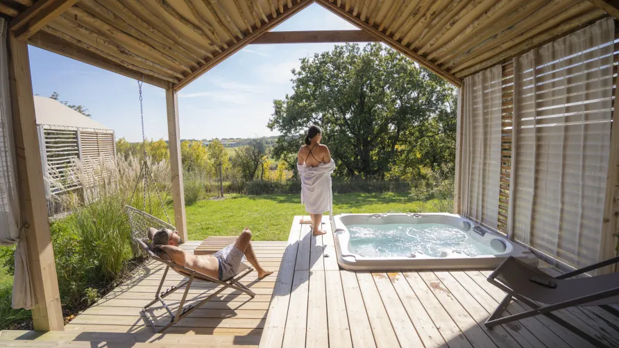 Damona Lodges
