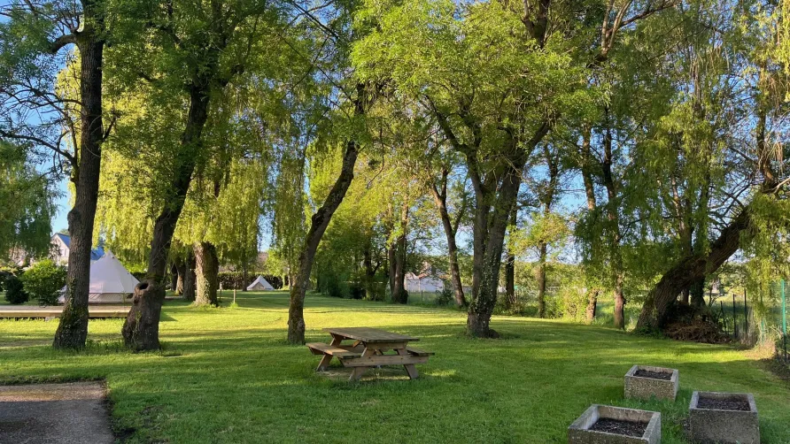 Camping Les Saules De Cormery
