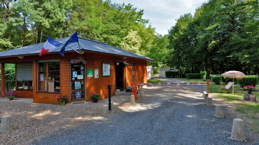 Camping Onlycamp Le Val Joyeux