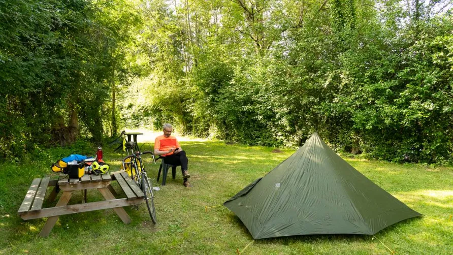 Flower Camping Du Canal