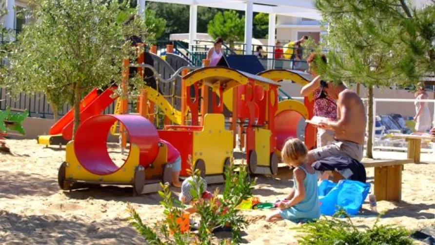 Camping Club Les Brunelles - MS Vacances