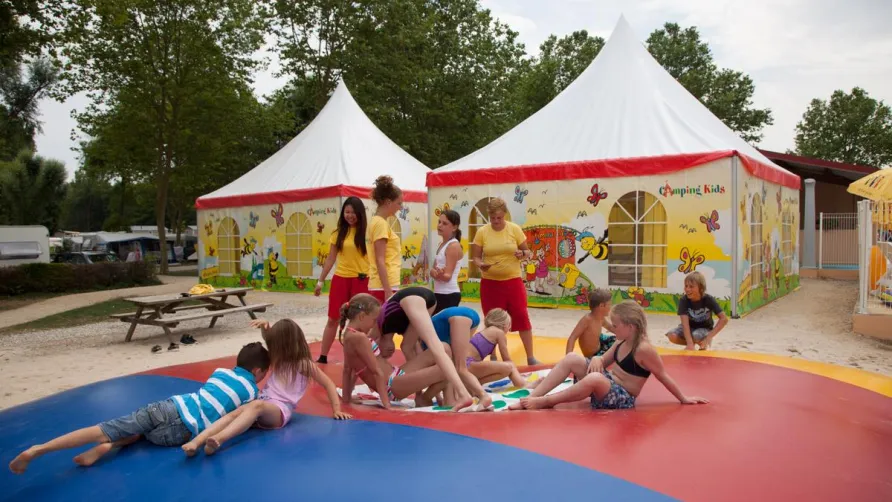 Camping Marvilla Parks - Le Château de Galaure