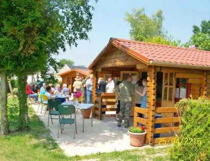 Camping LE PONT ROUGE ET LES VIGNES