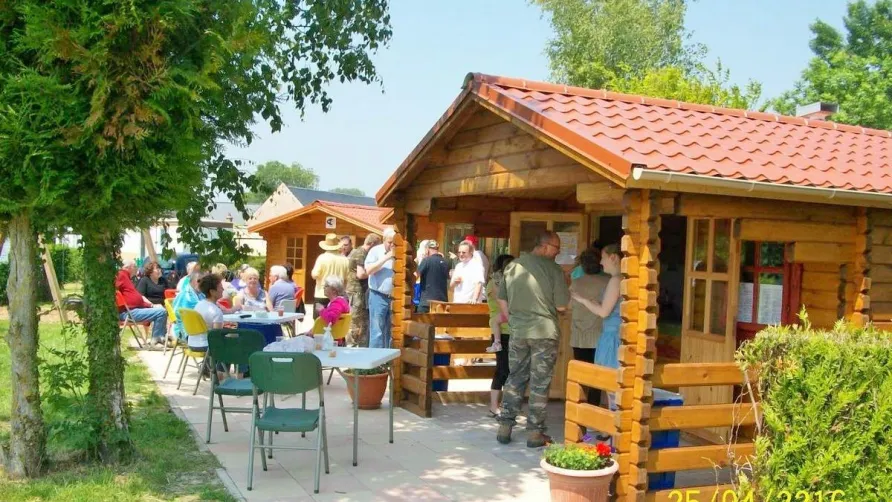 Camping LE PONT ROUGE ET LES VIGNES